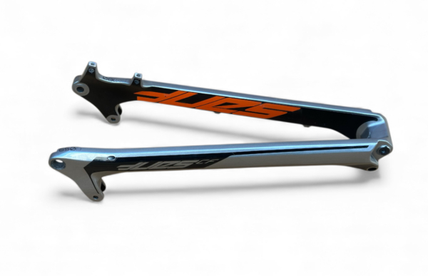 NEU YT Industries Tues CF pro Race Liquid Metal Sitzstrebe Seatstay 27,5 2015-2018 MK2